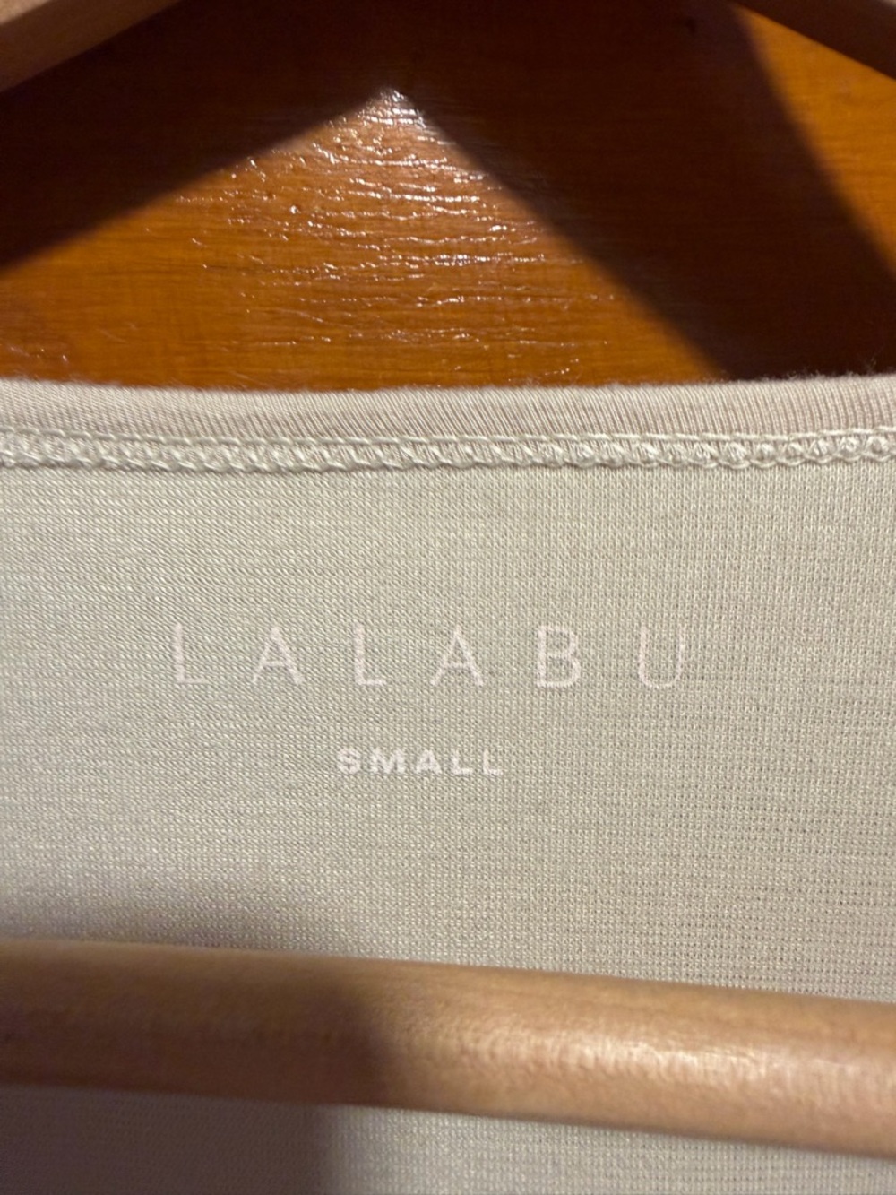 Like New! LALABU Carrier Shirt in Sz Sm - Picture 5 of 5